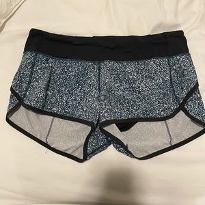 Lulu lemon speed up short 2.5 in